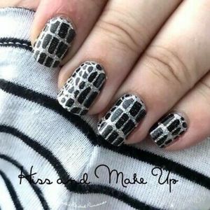 Any 2/$20 Hiss and Makeup Color Street Nails